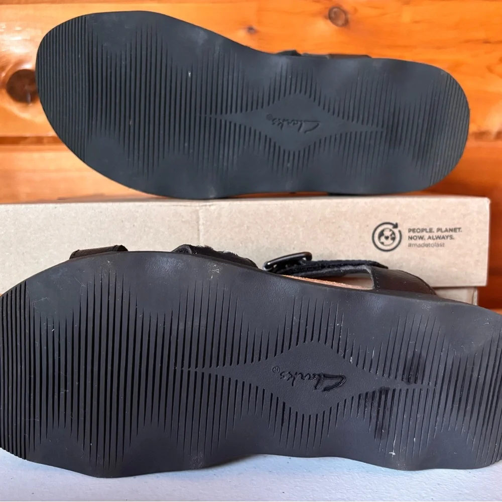 Clarks Black Leather Sandals Brynn Ave 8 - Picture 8 of 8